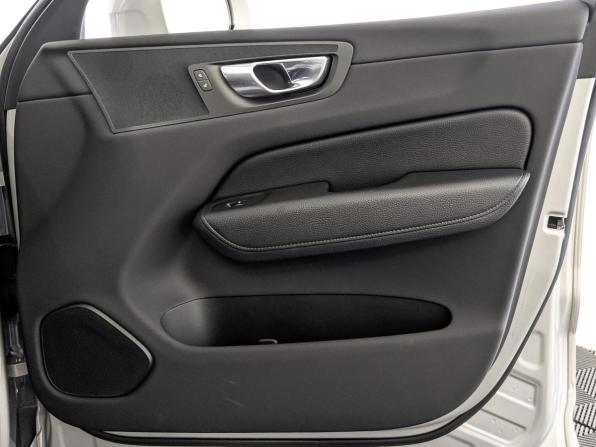 Volvo XC60 II Рестайлинг с пробегом 2021 года, цена 4 830 000 рублей, 49603 км, внедорожник, Автокод Объявления