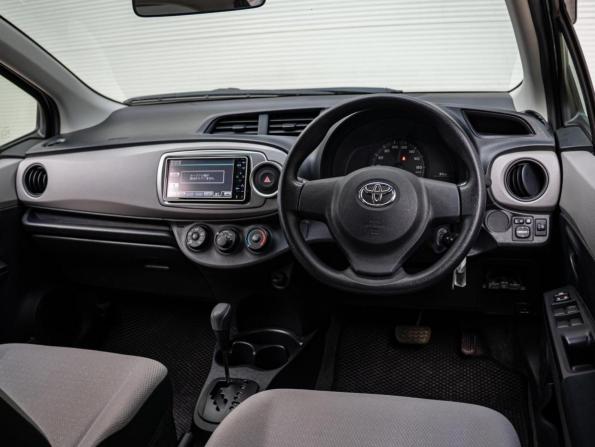 Toyota Vitz III (XP130) с пробегом 2012 года, цена 895 000 рублей, 77212 км, хэтчбек, Автокод Объявления