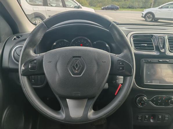 Renault Sandero II с пробегом 2015 года, цена 929 000 рублей, 98464 км, хэтчбек, Автокод Объявления