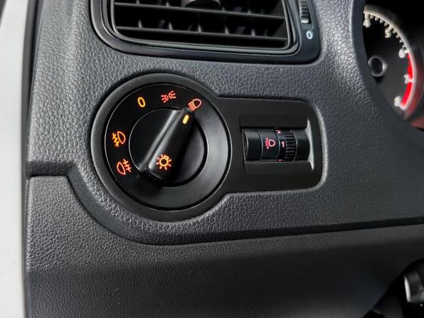 Volkswagen Polo V Рестайлинг с пробегом 2019 года, цена 875 000 рублей, 160052 км, седан, Автокод Объявления