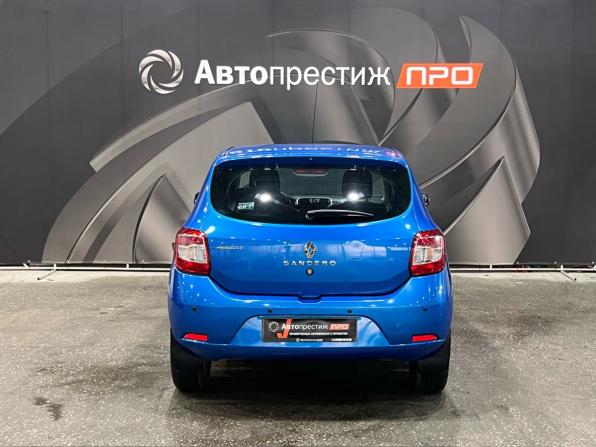 Renault Sandero II с пробегом 2017 года, цена 899 000 рублей, 98276 км, хэтчбек, Автокод Объявления