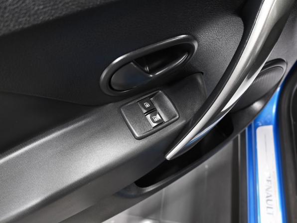 Renault Sandero II с пробегом 2015 года, цена 1 065 000 рублей, 76097 км, хэтчбек, Автокод Объявления