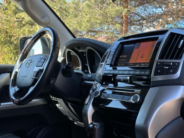 Toyota Land Cruiser 200 Series Рестайлинг 1 с пробегом 2013 года, цена 4 670 000 рублей, 94485 км, внедорожник, Автокод Объявления