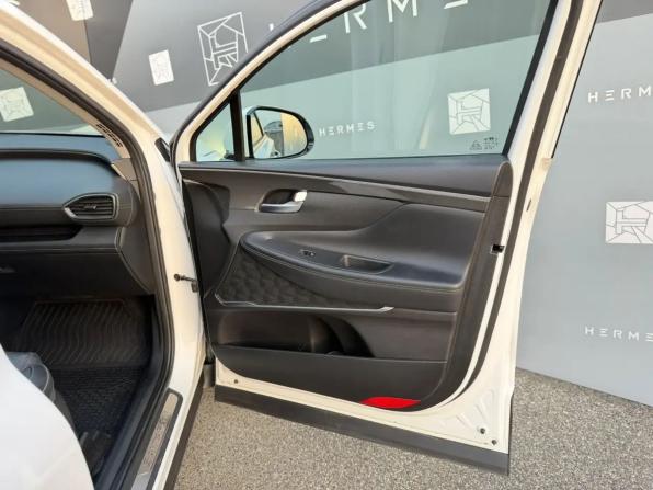 Hyundai Santa Fe IV Рестайлинг с пробегом 2023 года, цена 3 818 000 рублей, 58864 км, внедорожник, Автокод Объявления
