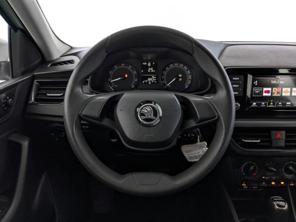 Skoda Rapid II с пробегом 2021 года, цена 1 020 000 рублей, 302011 км, лифтбек, Автокод Объявления