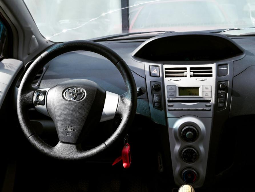 Toyota Yaris II Екатеринбург  - изображение 18