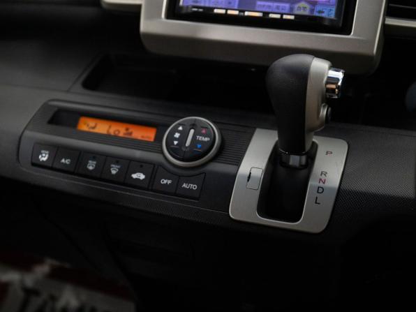 Honda Freed I с пробегом 2011 года, цена 965 000 рублей, 166037 км, компактвэн, Автокод Объявления