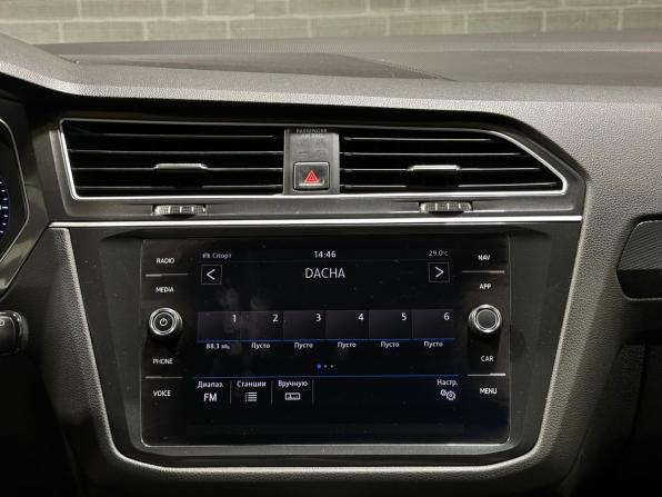 Volkswagen Tiguan II с пробегом 2017 года, цена 2 685 000 рублей, 107108 км, внедорожник, Автокод Объявления