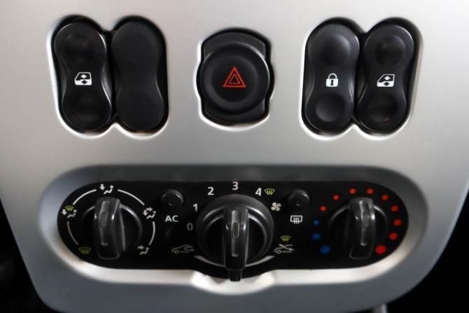 Renault Logan I Рестайлинг с пробегом 2013 года, цена 479 000 рублей, 161500 км, седан, Автокод Объявления