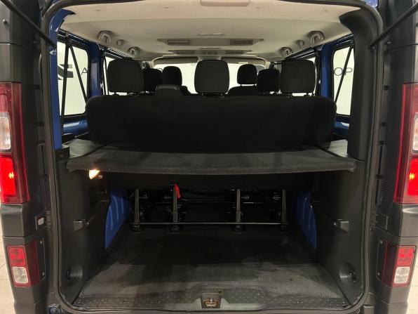 Opel Vivaro B с пробегом 2015 года, цена 1 499 000 рублей, 305100 км, минивэн, Автокод Объявления