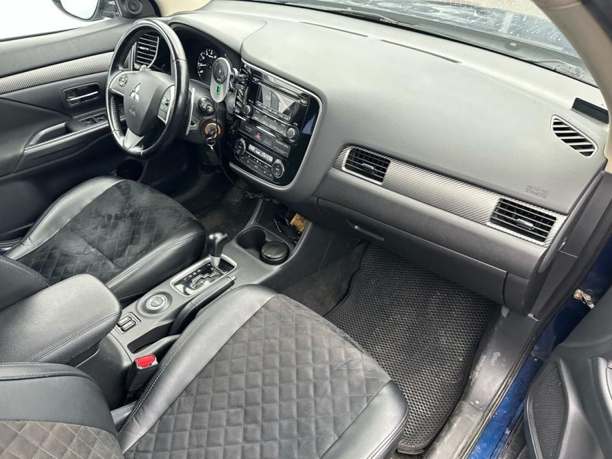 Mitsubishi Outlander III Рестайлинг Санкт-Петербург  - изображение 6