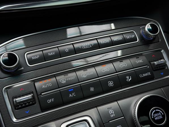 Hyundai Santa Fe IV Рестайлинг с пробегом 2021 года, цена 3 449 000 рублей, 40709 км, внедорожник, Автокод Объявления