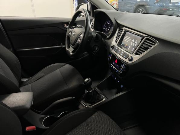 Hyundai Solaris II с пробегом 2019 года, цена 1 299 000 рублей, 112500 км, седан, Автокод Объявления