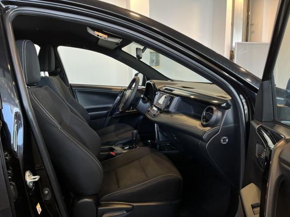 Toyota RAV4 IV (XA40) Рестайлинг с пробегом 2019 года, цена 2 794 300 рублей, 124640 км, внедорожник, Автокод Объявления