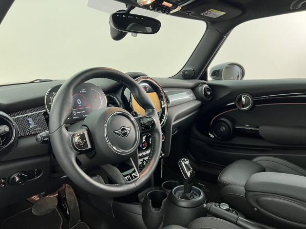 Mini Hatch III (F55/F56) Рестайлинг 2 с пробегом 2022 года, цена 3 790 000 рублей, 20650 км, хэтчбек, Автокод Объявления