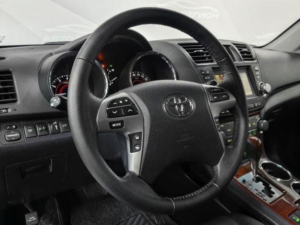 Toyota Highlander II (XU40) Рестайлинг с пробегом 2011 года, цена 1 999 000 рублей, 186179 км, внедорожник, Автокод Объявления