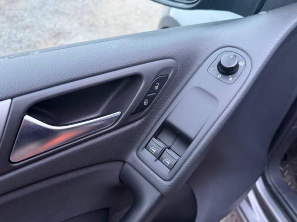 Volkswagen Golf VI с пробегом 2011 года, цена 555 000 рублей, 265350 км, хэтчбек, Автокод Объявления