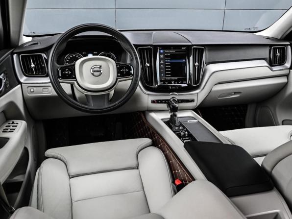 Volvo XC60 II с пробегом 2018 года, цена 3 669 000 рублей, 114925 км, внедорожник, Автокод Объявления