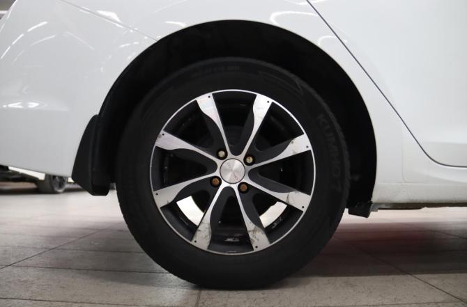 Hyundai Solaris II с пробегом 2018 года, цена 1 355 550 рублей, 142720 км, седан, Автокод Объявления