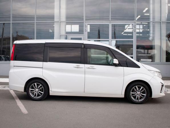 Honda Stepwgn V с пробегом 2015 года, цена 1 460 000 рублей, 431384 км, минивэн, Автокод Объявления