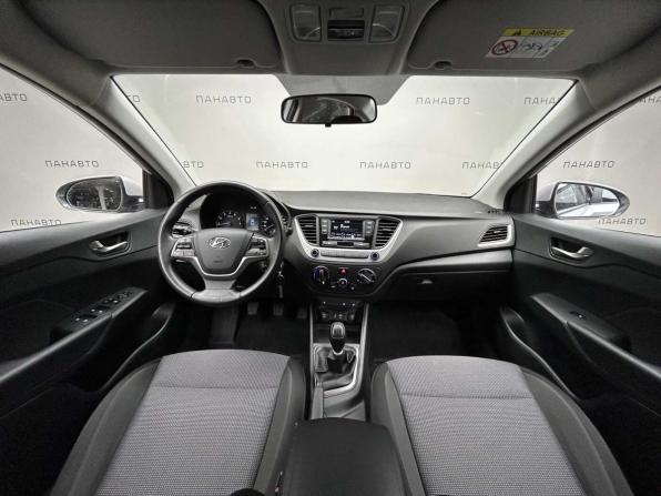 Hyundai Solaris II с пробегом 2017 года, цена 1 357 000 рублей, 62333 км, седан, Автокод Объявления
