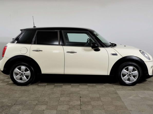 Mini Hatch III (F55/F56) с пробегом 2016 года, цена 1 468 000 рублей, 85786 км, хэтчбек, Автокод Объявления