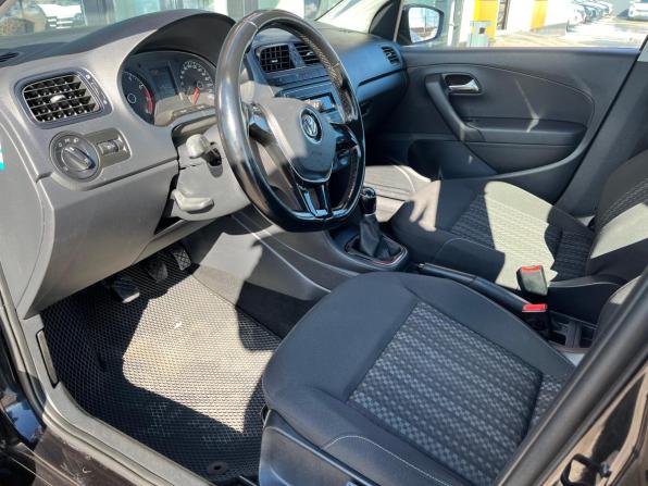 Volkswagen Polo V Рестайлинг с пробегом 2016 года, цена 985 000 рублей, 147569 км, седан, Автокод Объявления