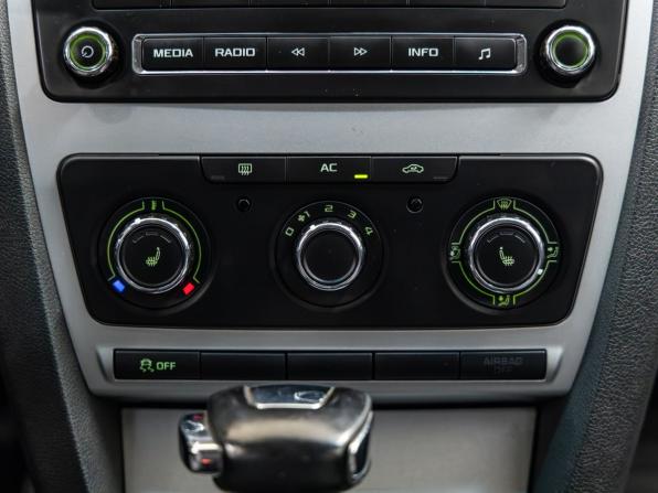 Skoda Octavia II (A5) Рестайлинг с пробегом 2012 года, цена 768 000 рублей, 153922 км, лифтбек, Автокод Объявления