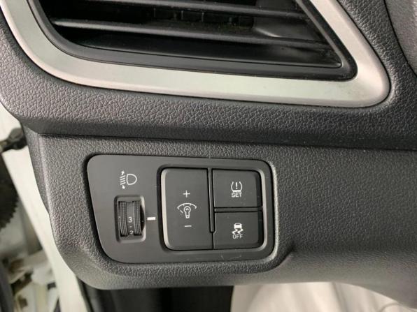 Hyundai Solaris II с пробегом 2017 года, цена 1 128 600 рублей, 171166 км, седан, Автокод Объявления