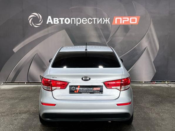 Kia Rio III Рестайлинг с пробегом 2015 года, цена 950 000 рублей, 135700 км, седан, Автокод Объявления