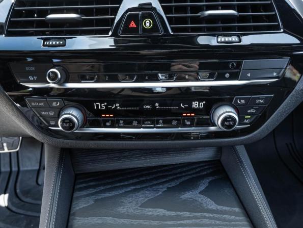BMW 5 серии VII (G30/G31/G38) Рестайлинг с пробегом 2021 года, цена 4 850 000 рублей, 1890 км, седан, Автокод Объявления
