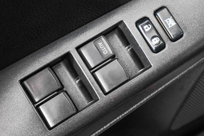 Toyota RAV4 IV (XA40) Рестайлинг с пробегом 2016 года, цена 2 499 000 рублей, 189700 км, внедорожник, Автокод Объявления