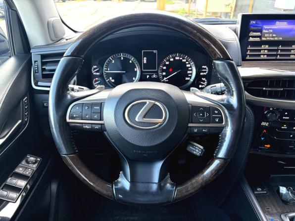 Lexus LX III Рестайлинг 2 с пробегом 2016 года, цена 6 070 000 рублей, 191731 км, внедорожник, Автокод Объявления