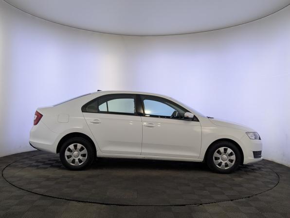 Skoda Rapid I Рестайлинг с пробегом 2019 года, цена 925 000 рублей, 117953 км, лифтбек, Автокод Объявления