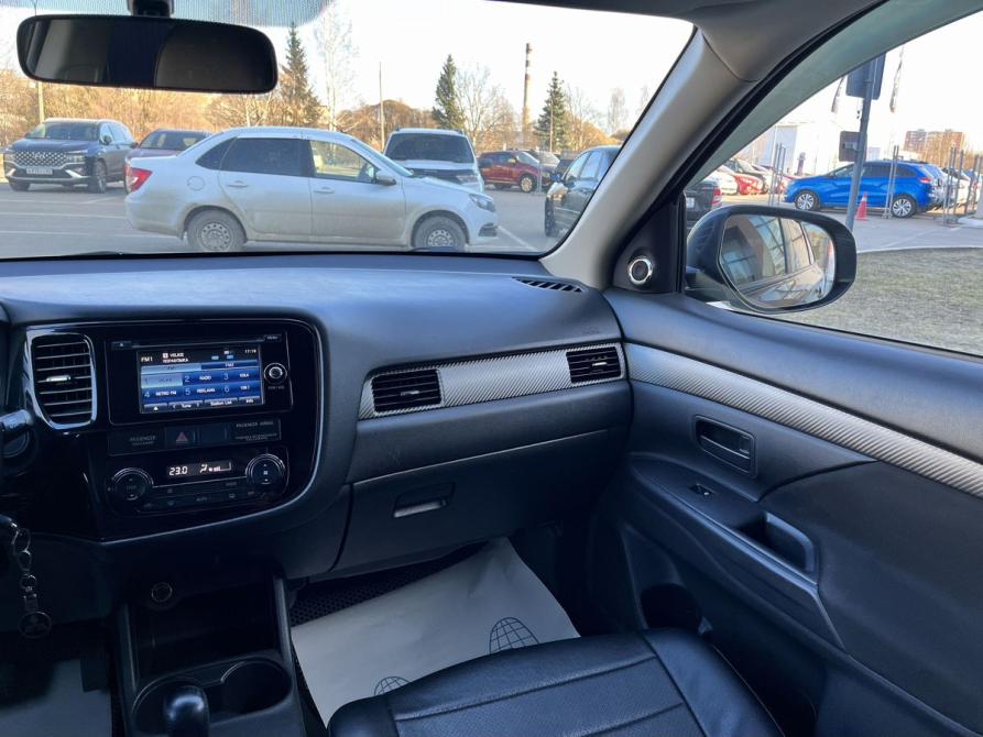 Mitsubishi Outlander III Рестайлинг 2 Великие Луки  - изображение 16