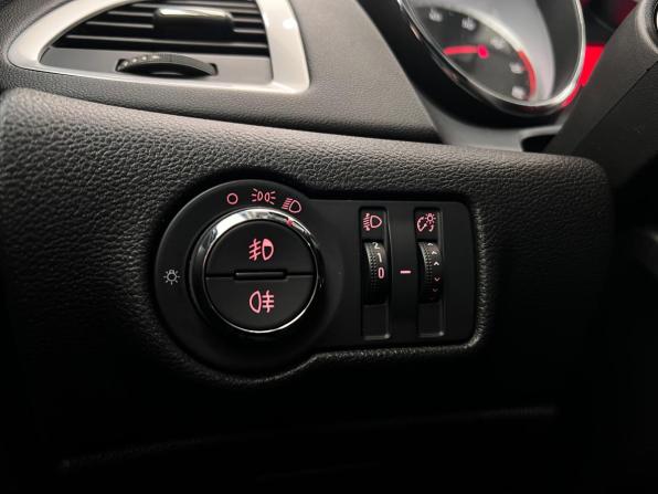 Opel Astra J Рестайлинг с пробегом 2014 года, цена 900 000 рублей, 151300 км, хэтчбек, Автокод Объявления