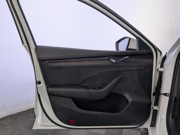 Skoda Octavia IV (A8) с пробегом 2021 года, цена 2 500 000 рублей, 48065 км, лифтбек, Автокод Объявления