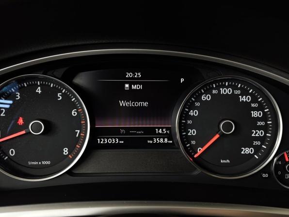 Volkswagen Touareg II Рестайлинг с пробегом 2015 года, цена 2 600 000 рублей, 123032 км, внедорожник, Автокод Объявления