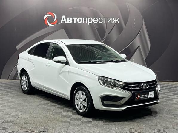 Lada (ВАЗ) Vesta I Рестайлинг (NG) с пробегом 2024 года, цена 1 010 000 рублей, 54000 км, седан, Автокод Объявления