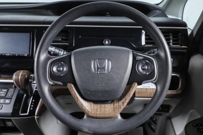 Honda Stepwgn IV с пробегом 2015 года, цена 1 749 000 рублей, 140000 км, минивэн, Автокод Объявления