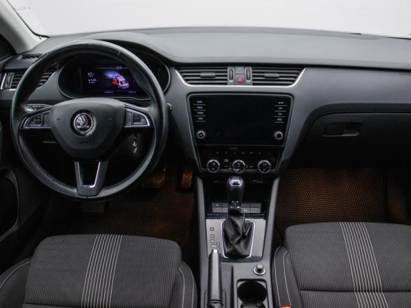 Skoda Octavia III (A7) Рестайлинг с пробегом 2018 года, цена 1 798 000 рублей, 173813 км, лифтбек, Автокод Объявления