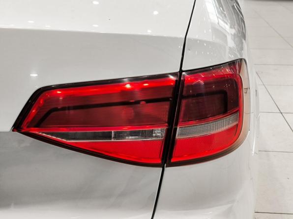 Volkswagen Jetta VI с пробегом 2015 года, цена 850 000 рублей, 239272 км, седан, Автокод Объявления