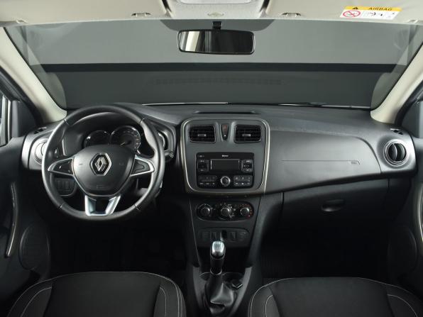 Renault Sandero II Рестайлинг с пробегом 2021 года, цена 1 414 995 рублей, 30267 км, хэтчбек, Автокод Объявления