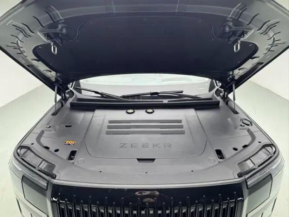 Zeekr 9X с пробегом 2026 года, цена 13 000 000 рублей, 5 км, внедорожник, Автокод Объявления