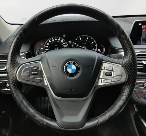 BMW 7 серии VI (G11/G12) с пробегом 2017 года, цена 3 399 000 рублей, 203093 км, седан, Автокод Объявления