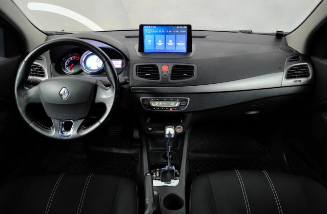 Renault Fluence I Рестайлинг с пробегом 2014 года, цена 795 000 рублей, 131652 км, седан, Автокод Объявления