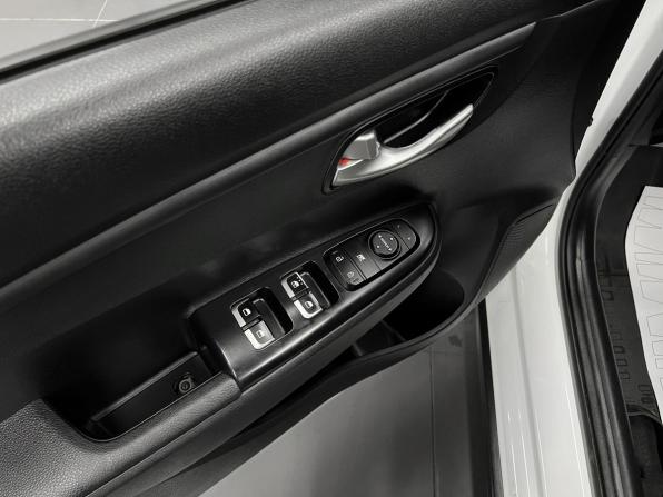 Kia Rio IV с пробегом 2018 года, цена 1 345 000 рублей, 183166 км, хэтчбек, Автокод Объявления