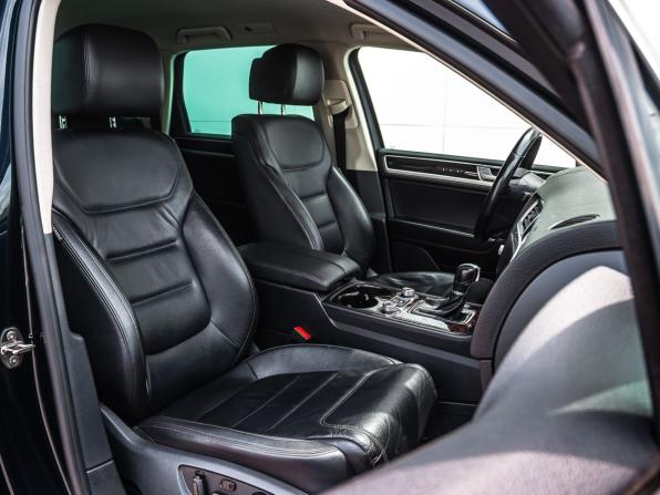 Volkswagen Touareg II Рестайлинг с пробегом 2015 года, цена 3 150 000 рублей, 188986 км, внедорожник, Автокод Объявления