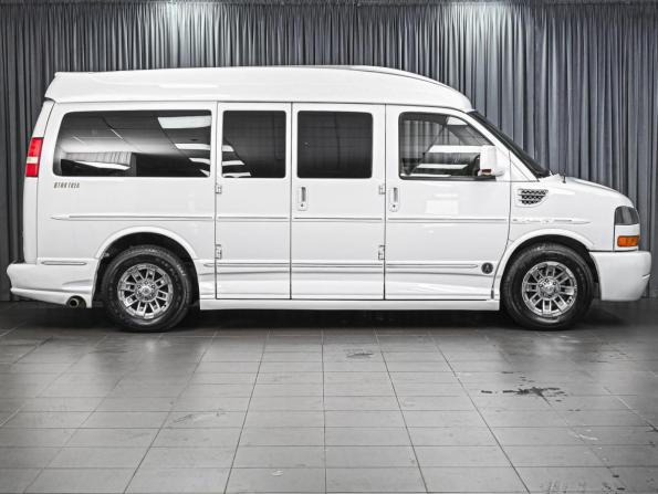 GMC Savana I Рестайлинг с пробегом 2010 года, цена 4 441 000 рублей, 171159 км, минивэн, Автокод Объявления