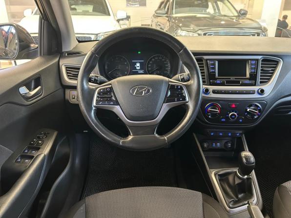 Hyundai Solaris II с пробегом 2018 года, цена 1 219 000 рублей, 136005 км, седан, Автокод Объявления